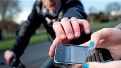 الفيس بوك خلص عليهم .. القبض على عصابة سرقة الهواتف