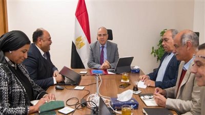 وزير الري يتابع إجراءات مراجعة وتطوير الخطة القومية للموارد المائية حتى 2050