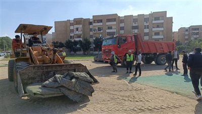 حملات على الإشغالات والباعة الجائلين بالشيخ زايد والعبور ودمياط والشروق (صور)