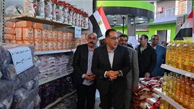 رئيس الوزراء يتفقد معرض 