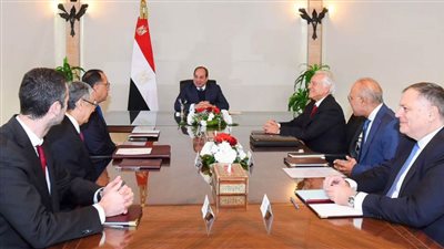 السيسي يبحث مع رئيس «كوبيلوزوس» اليونانية تطورات مشروع الربط الكهربائي مع أوروبا