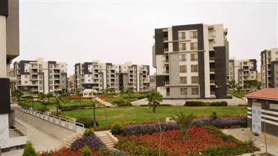 وزير الإسكان يتابع الموقف التنفيذي للمشروعات السكنية بالقاهرة الجديدة (صور)