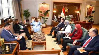 وزيرة الهجرة تستقبل مدير إدارة المسئولية المجتمعية ببنك التعمير والإسكان لبحث سبل التعاون