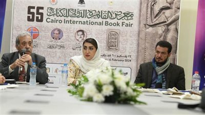 مريم الحمادي توقع روايتها 