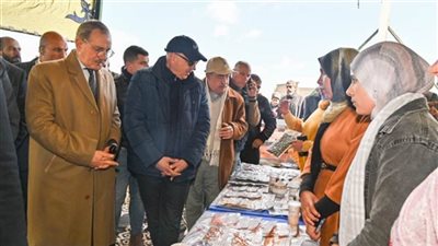 وزير الري يوجه باستمرار تكريك منطقة مصب مصرف كيتشنر لتسهيل حركة مراكب الصيد