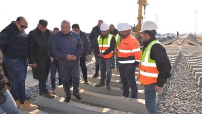 وزير النقل يتابع معدلات تنفيذ مشروع الخط الأول من شبكة القطار الكهربائي السريع (صور)