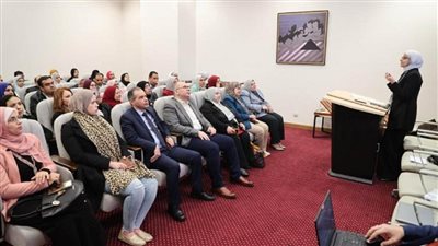 الصحة تنظم ورشة عمل لتقييم الخطط التدريبية وتكرم عددا من المتميزين (صور)