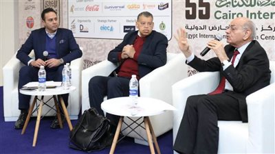 معرض الكتاب يناقش أهمية الشعر والشعراء في بناء الحضارات.. مشاركون: الشلالية هي آفة الوسط الشعري