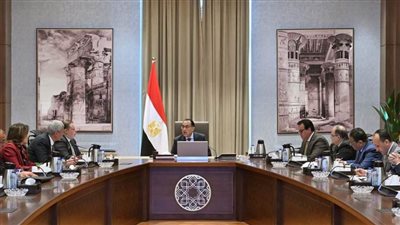 رئيس الوزراء يتابع موقف تدبير احتياجات القطاع الصحي