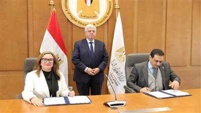 اتفاق تعاون بين جامعة القاهرة و«إيست لندن» لتقديم 19 برنامجا دوليا (صور)