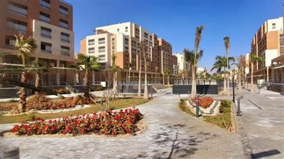 وزير الإسكان يُتابع موقف مشروعات الخدمات والمرافق بالحي السكني الثالث R3 في العاصمة الإدارية