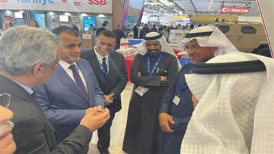 وزير الإنتاج الحربي يناقش التعاون المشترك مع ممثلي عدد من الشركات المشاركة بمعرض الدفاع العالمي (صور) 