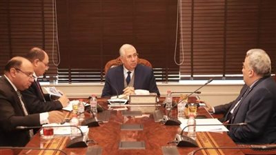 وزير الزراعة يتابع ملفات حماية البحيرات وتنمية الثروة السمكية ورفع كفاءة الأصول من المزارع والمفرخات