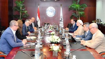 وزيرة البيئة تلتقي الرئيس التنفيذي للهيئة العامة للاستثمار لبحث طرح عدد من الفرص الاستثمارية