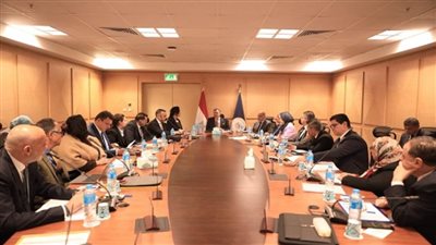 وزير السياحة والآثار يعقد اجتماعا موسعا لمناقشة سبل تطوير منتج السياحة النيلية بمصر (صور)