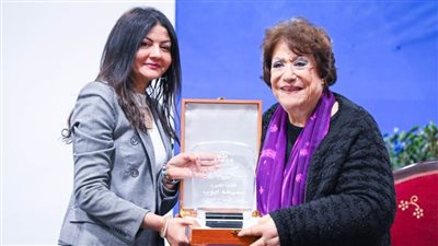 بالصور| تكريم سميحة أيوب وأشرف زكي من مدارس skills الدولية