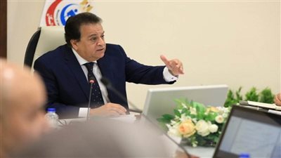 وزير الصحة يوجه بتسريع وتيرة ميكنة بنوك الدم  لإنشاء قاعدة بيانات قومية للمتبرعين (صور)