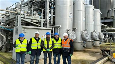 نائب وزير الإسكان يتفقد محطتي معالجة الصرف الصحي والحماة المتطورة بلندن (صور)