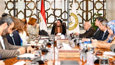 وزيرة البيئة تستعرض الجهود المصرية نحو التحول للأخضر (صور)