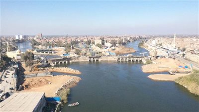 وزير الري: الانتهاء من صب الخرسانة المسلحة لجسم قنطرة الديروطية (صور)