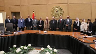 وزير الكهرباء يطلق 