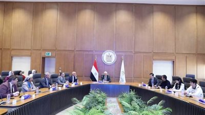 وزير التعليم العالي يستقبل وفدًا من فريق أستوديو التصميم الدولي