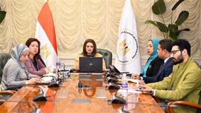 وزيرة الهجرة تعقد لقاء مع أعضاء ورموز الجاليات المصرية في المجر وبولندا والتشيك وسلوفاكيا