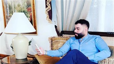 البلوجر علي مصطفى يخوض تجربة مسرحية لأول مرة بـ«البحث عن الكنز