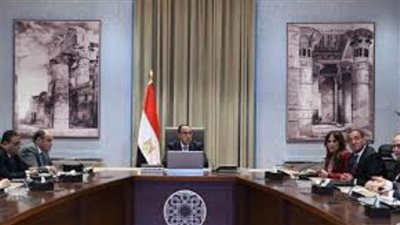 رئيس الوزراء يتابع موقف تطبيق منظومة الشحن المسبق.. تفاصيل