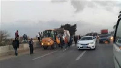 القليوبية .. إعادة حركة المرور لطبيعتها على الطريق الزراعى بعد حادث تصادم