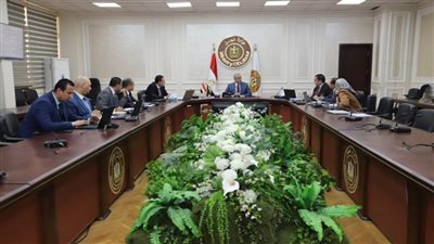 شحاتة يترأس اجتماع لجنة صياغة ملاحظات أصحاب الأعمال والعمال على مشروع قانون العمل 