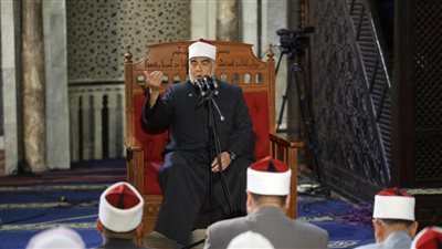 درس التراويح بالجامع الأزهر يدعو إلى استغلال رمضان في مدارسة سنة النبي والعمل بها