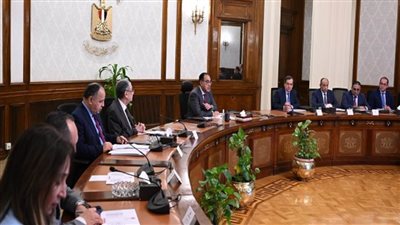 رئيس الوزراء يتابع جهود فض التشابكات المالية بين عدد من الجهات (صور)
