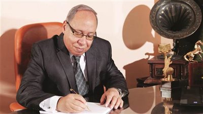 سمير رجب يكتب : الزعيم الذي يظل دائما وأبدا أهلا لثقة الجماهير ورمزا لتلاحمهم وتكاتفهم