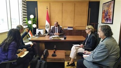 وزير الإسكان يتابع آليات التعاون مع البنك الدولي بمشروعات مياه الشرب والصرف الصحي