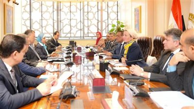 وزراء البيئة والتنمية المحلية والسياحة والآثار يناقشون آليات تطبيق منظومة التخلص الآمن من المخلفات بالمنشآت السياحية