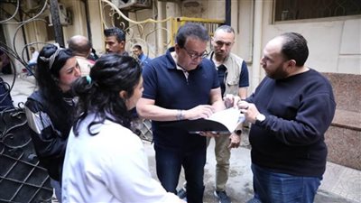وزير الصحة يتفقد مستشفى 6 أكتوبر للتأمين الصحي بالدقي (صور)