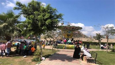  إقبال كثيف على زيارة حدائق الري بالقناطر الخيرية والمركز الثقافي الإفريقي بأسوان (صور)