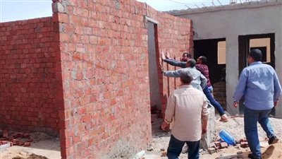 حملات لإزالة مخالفات بناء وإشغالات بعدة مناطق في بدر