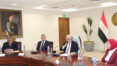 وزير التعليم يعقد اجتماعًا مع رؤساء لجان النظام والمراقبة ورؤساء لجان الإدارة على مستوى الجمهورية استعدادًا لامتحانات الثانوية العامة 2024
