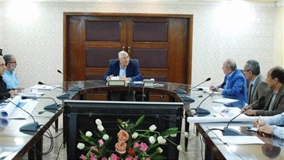 وزير الزراعة يتابع الموقف التنفيذي لمشروعات هيئة التعمير والتنمية الزراعية 