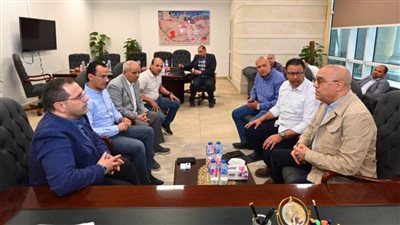 وزير الإسكان يعقد اجتماعا بمقر جهاز العلمين الجديدة لمتابعة معدلات إنجاز المشروعات الجاري تنفيذها بالمدينة