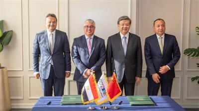 اقتصادية قناة السويس توقع عقد مشروع شين فينج الصينية لمنتجات الحديد بالمنطقة الصناعية في السخنة