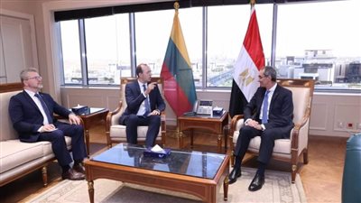 وزير الاتصالات يبحث مع نظيره الليتواني تعزيز التعاون بين البلدين