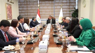 وزير التنمية المحلية يبحث مع نائب وزير الشئون الداخلية الفيتنامي مجالات التعاون المشترك (صور)