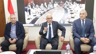  وزير التعليم يستقبل الطلاب المشاركين في 