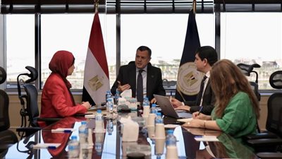 وزير السياحة والآثار يعقد الاجتماع الدوري لمتابعة تطورات تحسين جانب العرض بالمقصد السياحي المصري فيما يخص زيادة أعداد الغرف الفندقية