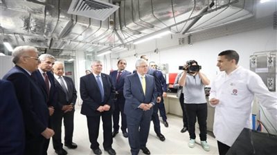 وزير التعليم العالي يتفقد الجامعة المصرية اليابانية للعلوم والتكنولوجيا (صور)