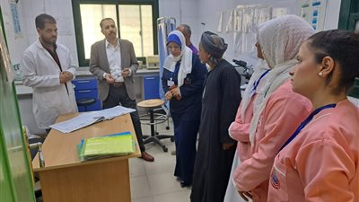 وكيل صحة سوهاج يُحيل 55 من العاملين للتحقيق خلال تفقده سير العمل بالوحدات