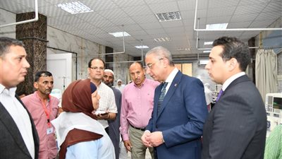 محافظ الفيوم يفاجئ مستشفى سنورس المركزي بالزيارة للتأكد من انتظام العمل 